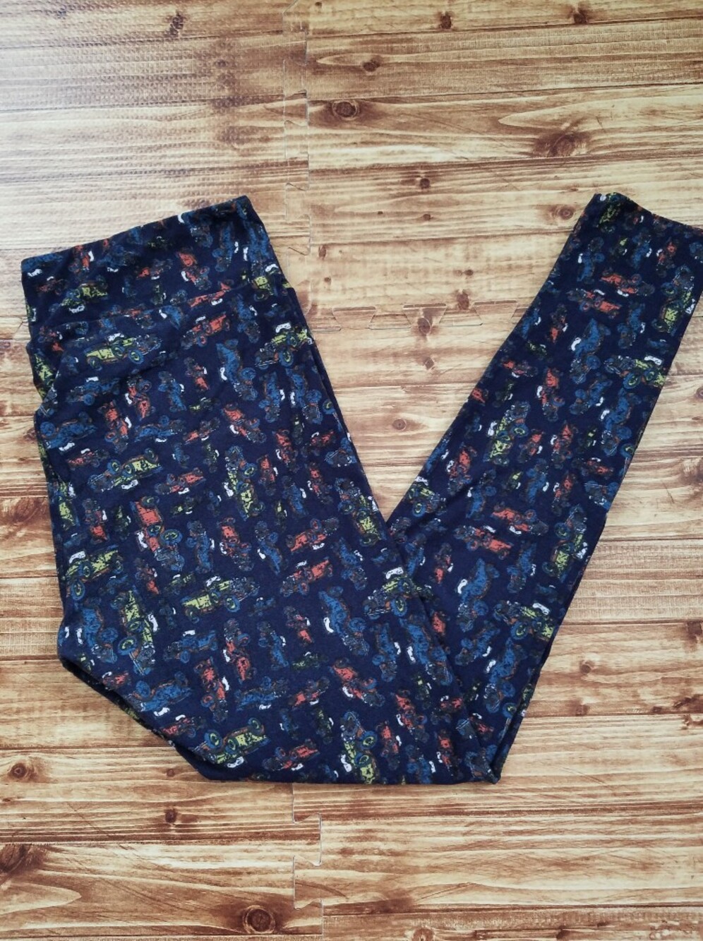 LuLaRoe TC Leggings Navy Blue Classic Vintage Car Print Size Tall Curvy 12-18